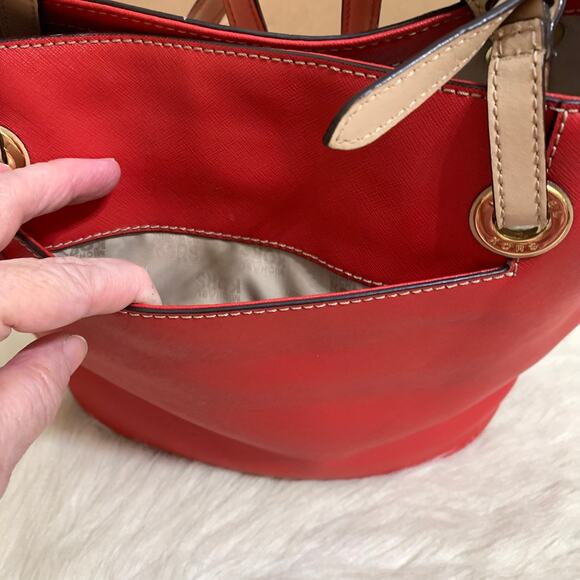 MICHAEL KORS Red Saffiano Leather Medium Size JET SET Tote - Picture 6 of 15